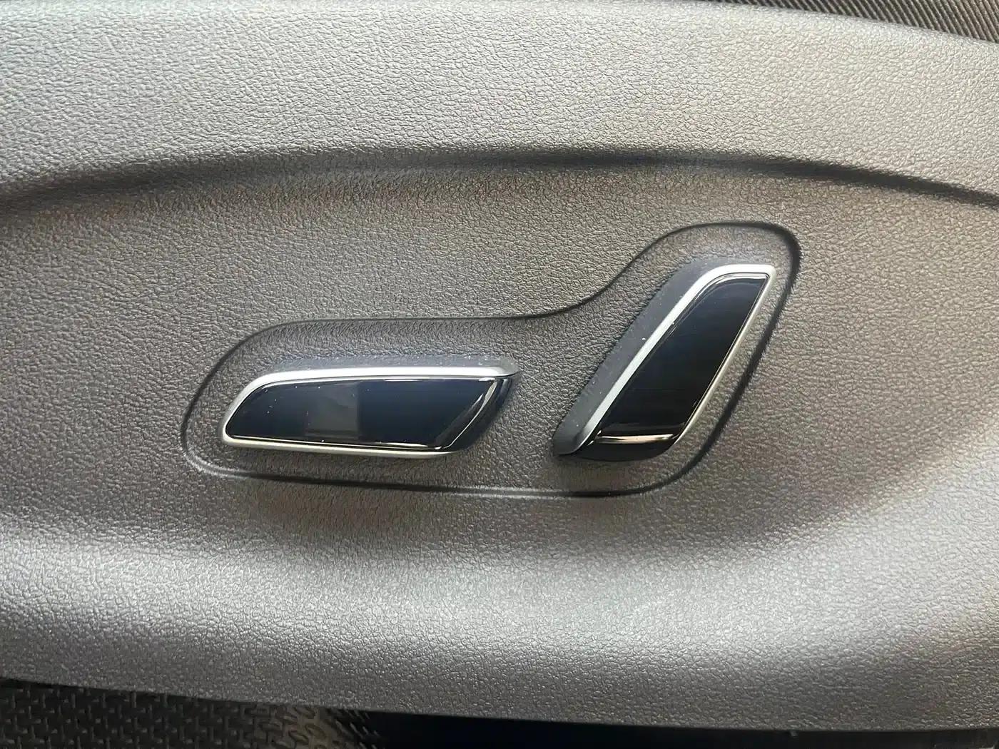 Song L DM-i 2025 Smart Driving Edition 112km Leading Model — миниатюра 19