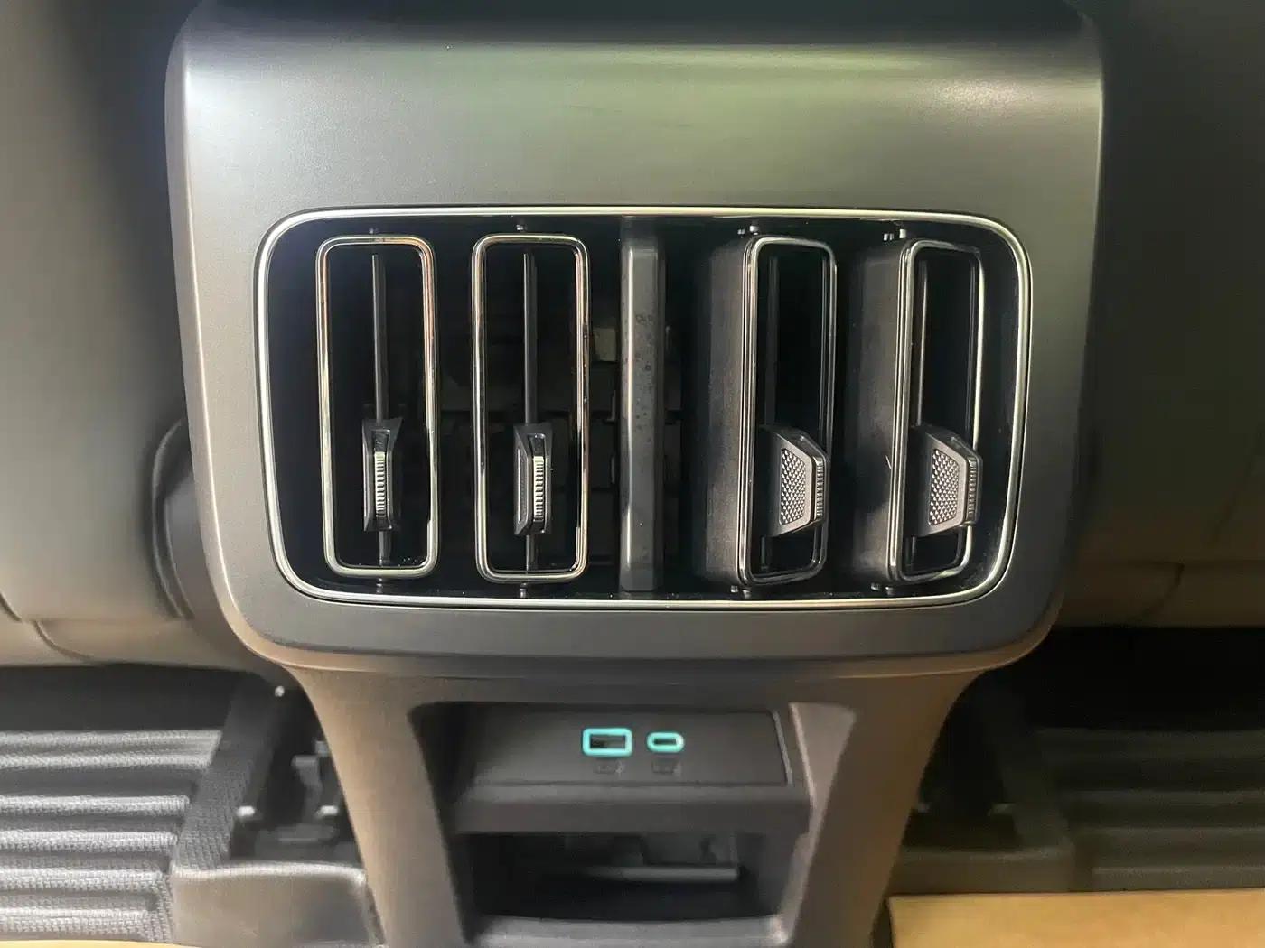 Song L DM-i 2025 Smart Driving Edition 112km Leading Model — миниатюра 20