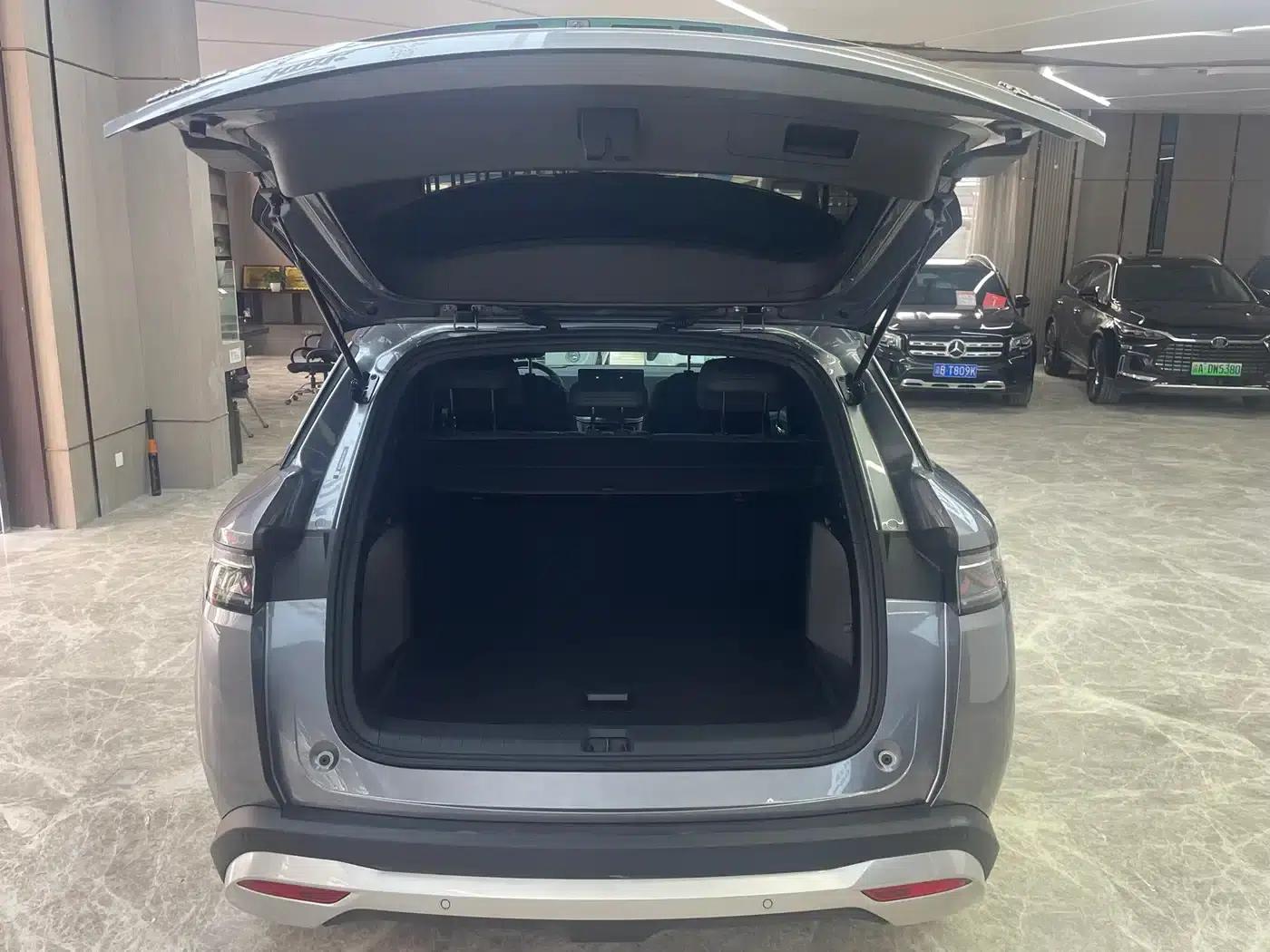Song L DM-i 2025 Smart Driving Edition 112km Leading Model — миниатюра 8