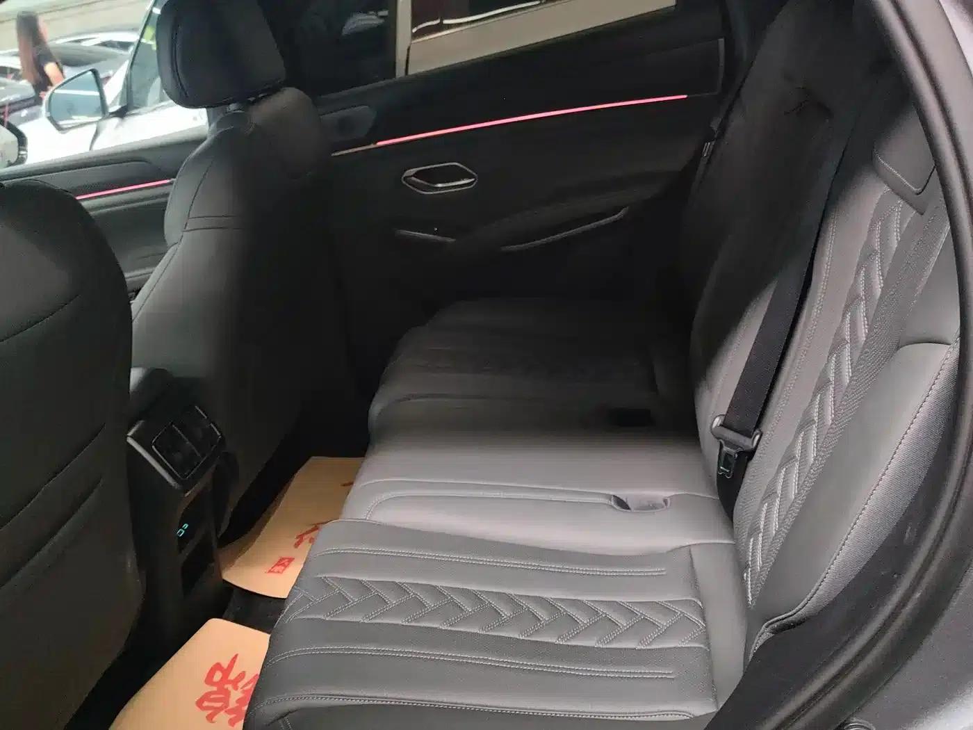 Song L DM-i 2025 Smart Driving Edition 112km/h Superior Model — миниатюра 18