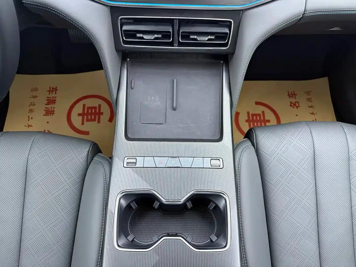 Song L DM-i 2026 Model 200KM Super Edition — миниатюра 8