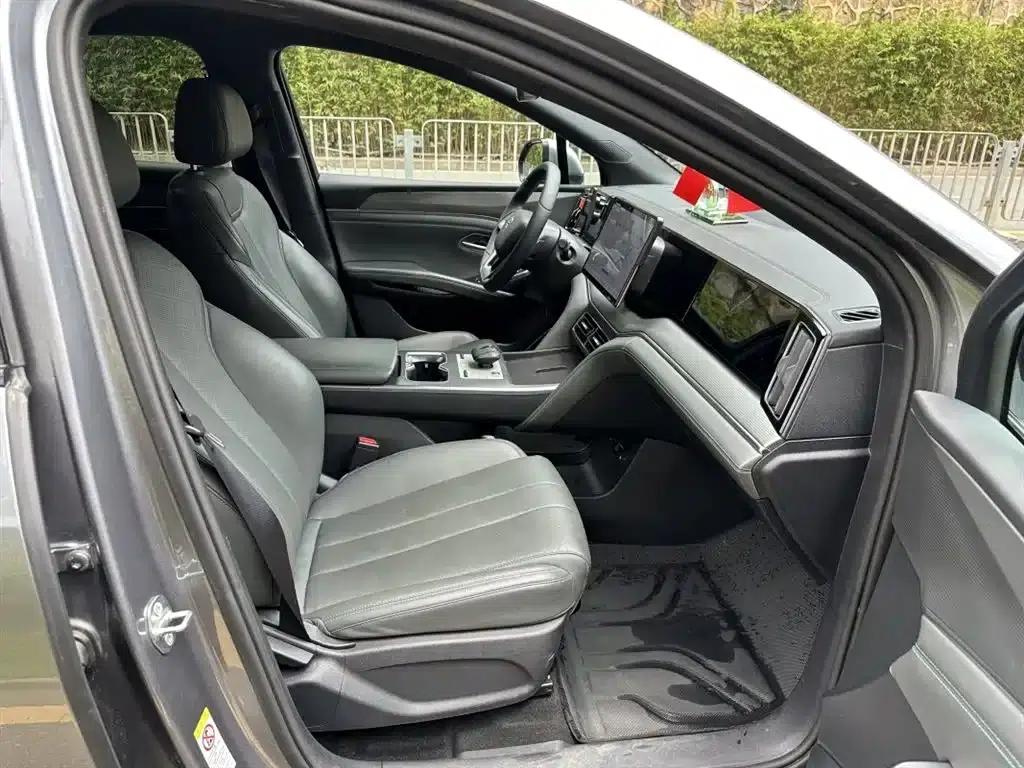 Song L DM-i 2025 Smart Driving Edition 112km Leading Model — миниатюра 13