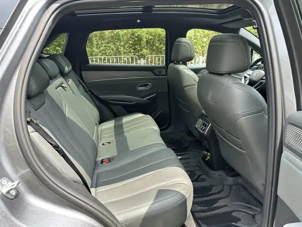 Song L DM-i 2025 Smart Driving Edition 112km Leading Model — миниатюра 16