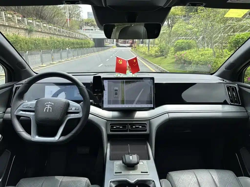 Song L DM-i 2025 Smart Driving Edition 112km Leading Model — миниатюра 6