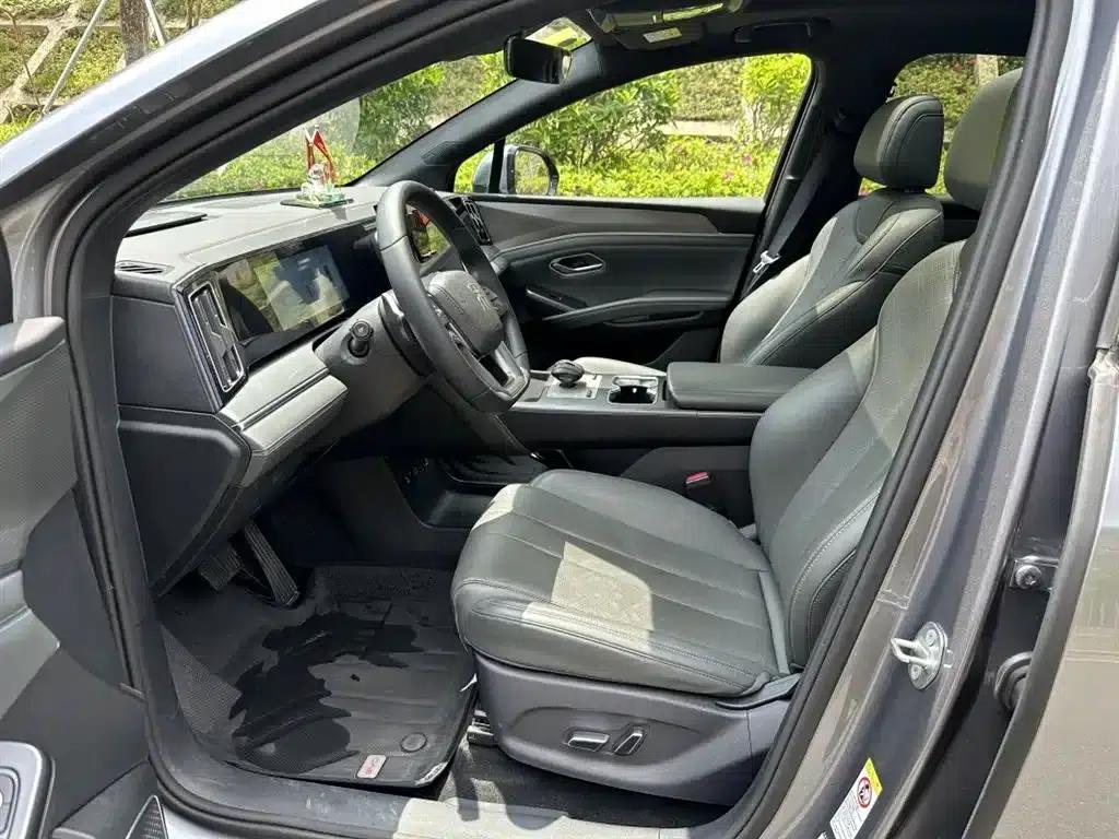 Song L DM-i 2025 Smart Driving Edition 112km Leading Model — миниатюра 8