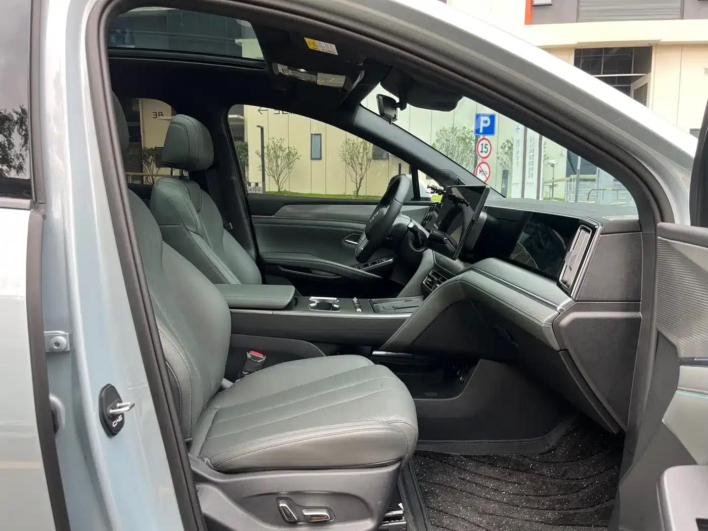 Song L DM-i 2026 Model 130KM Super Edition — миниатюра 12