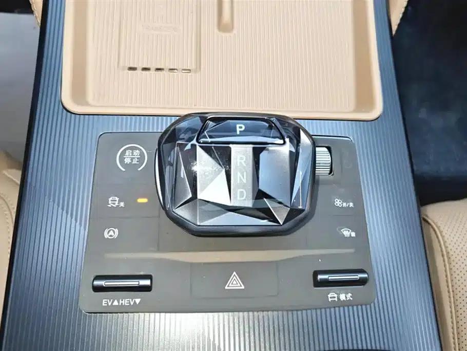 Song L DM-i 2024 Model 112km/h Superior Edition — миниатюра 16