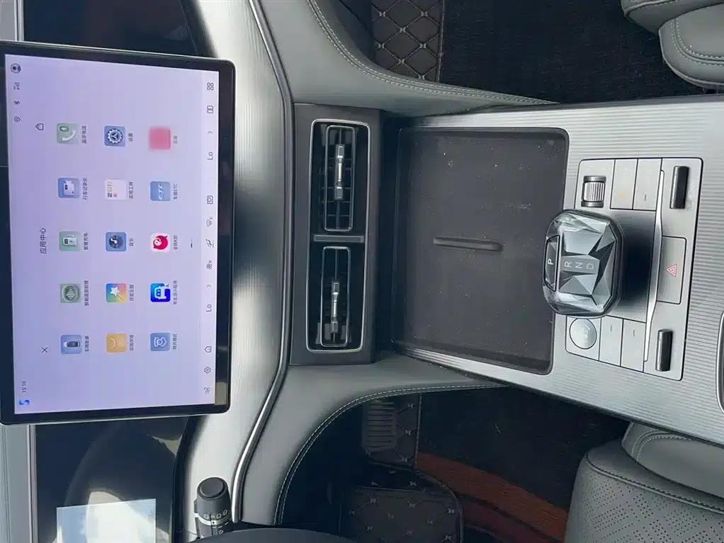 Song L DM-i 2025 Smart Driving Edition 112km Leading Model — миниатюра 16