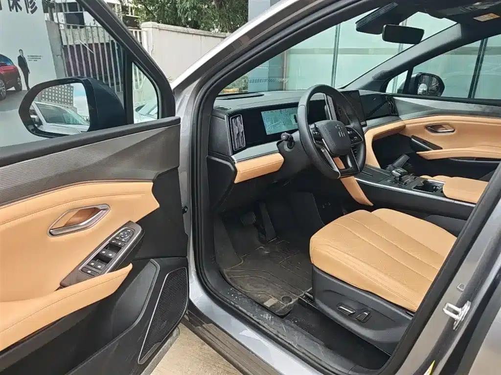 Song L DM-i 2024 Model 112km Leading Edition — миниатюра 16