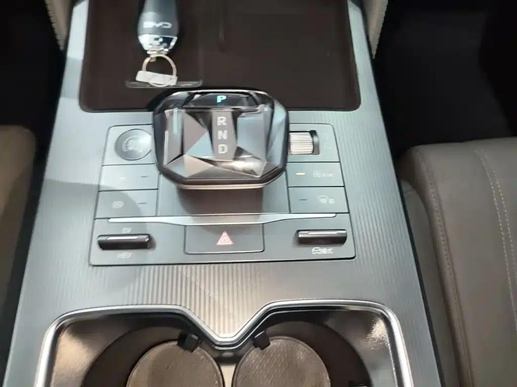 Song L DM-i 2025 Smart Driving Edition 160km/h Superior Model — миниатюра 14