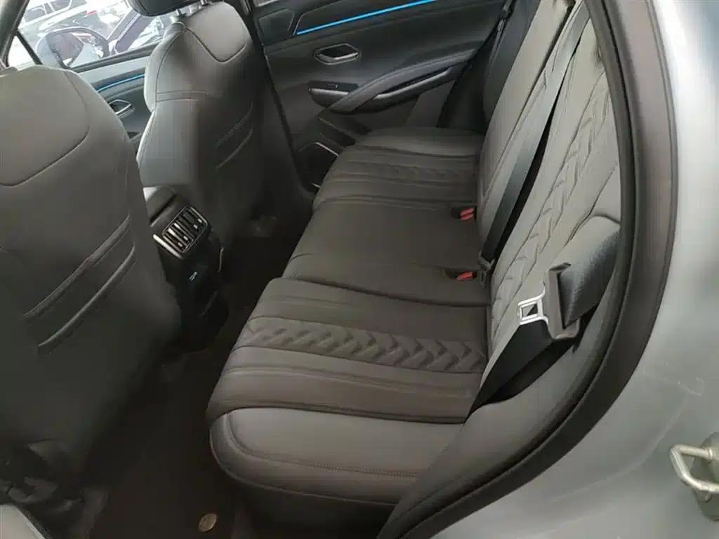 Song L DM-i 2025 Smart Driving Edition 160km/h Superior Model — миниатюра 17