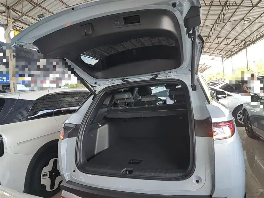Song L DM-i 2025 Smart Driving Edition 160km/h Superior Model — миниатюра 19