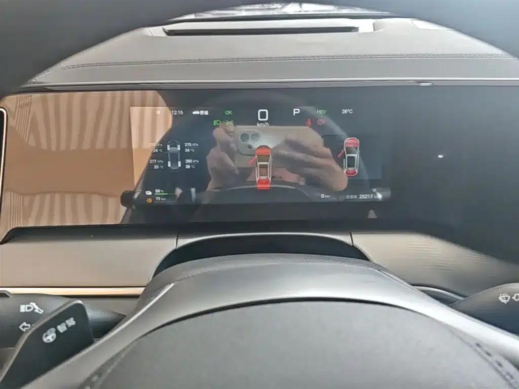 Song L DM-i 2025 Smart Driving Edition 112km Leading Model — миниатюра 12