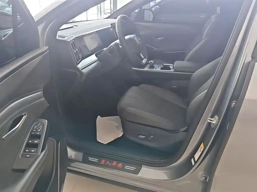 Song L DM-i 2025 Smart Driving Edition 112km Leading Model — миниатюра 16