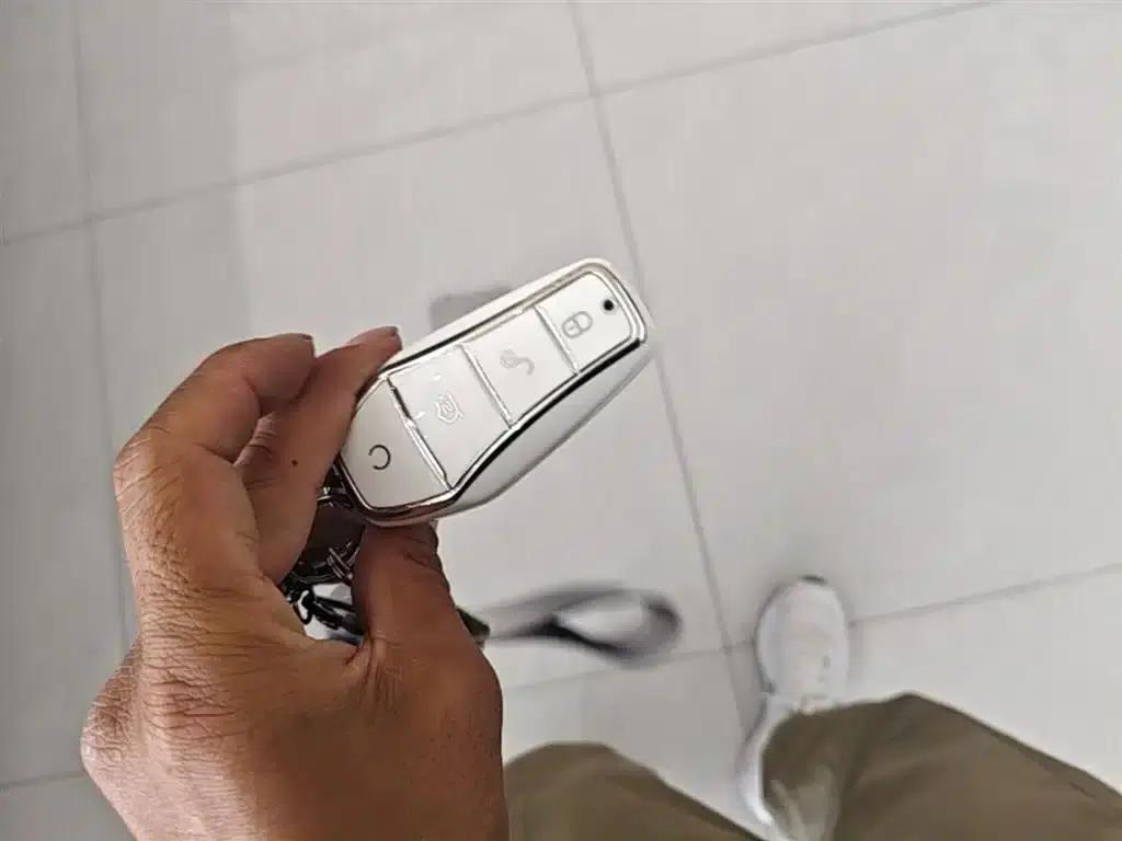 Song L DM-i 2025 Smart Driving Edition 112km Leading Model — миниатюра 9