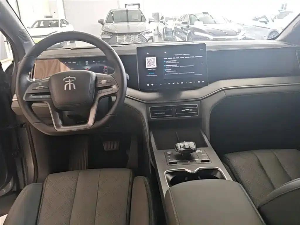 Song L DM-i 2025 Smart Driving Edition 112km Leading Model — миниатюра 10