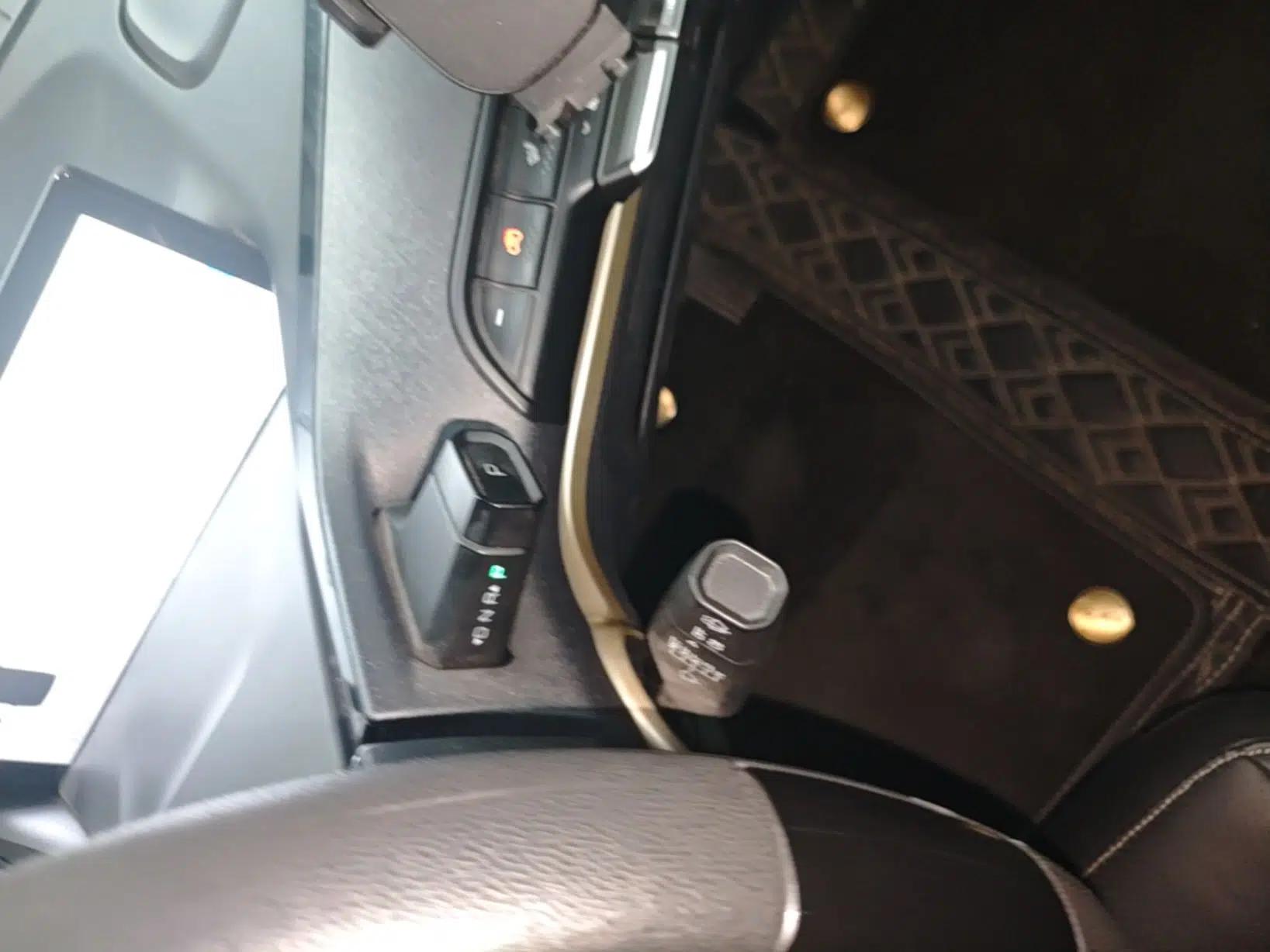 Baojun KiWi EV 2021 Customized Stylish Gold Edition Lithium Iron Phosphate — миниатюра 17