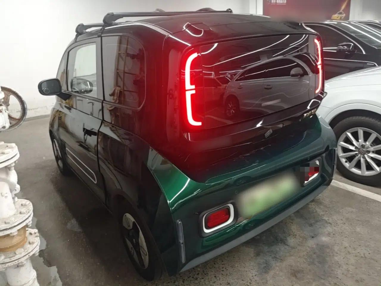 Baojun KiWi EV 2021 Customized Stylish Gold Edition Lithium Iron Phosphate — миниатюра 4