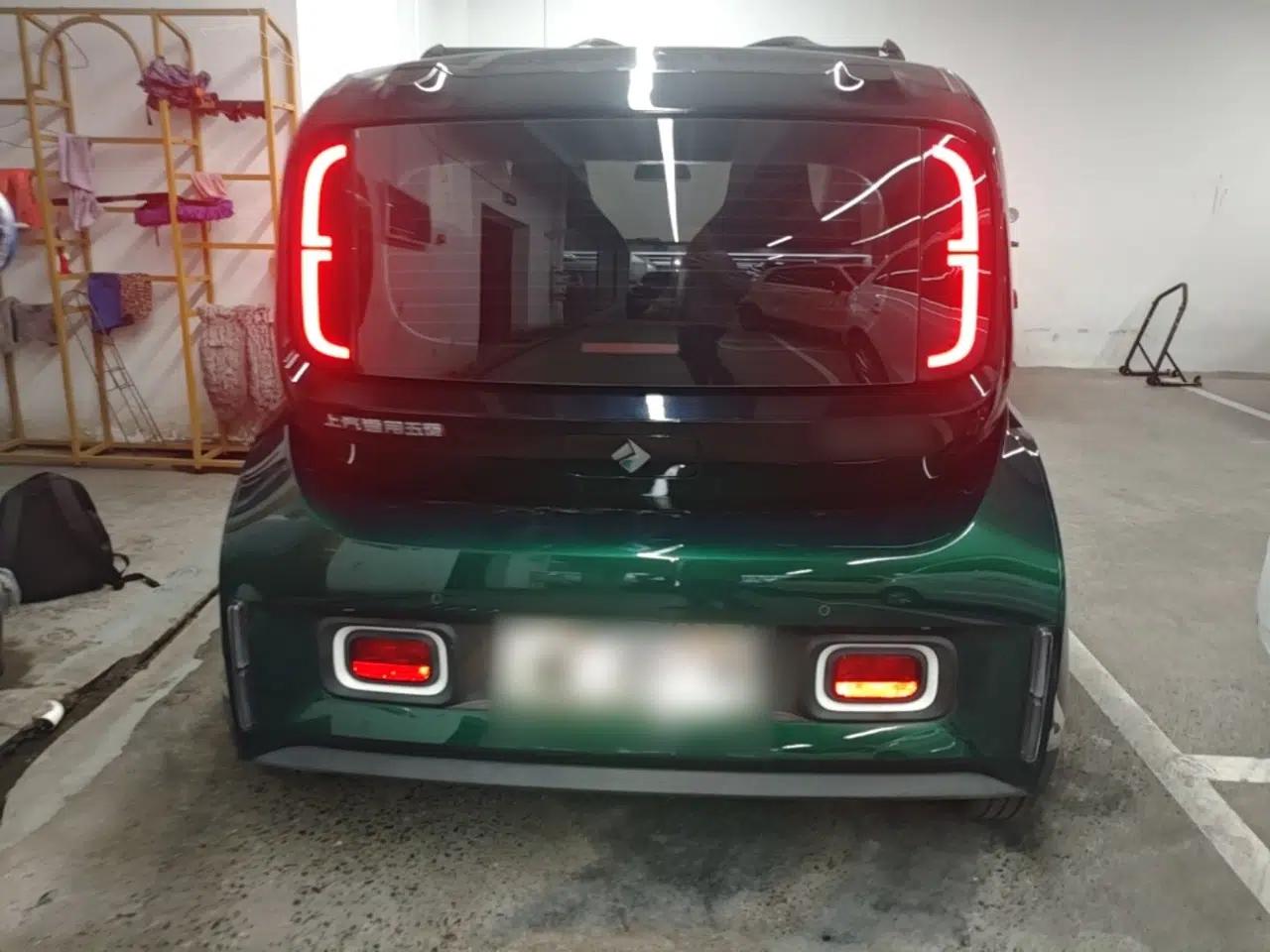 Baojun KiWi EV 2021 Customized Stylish Gold Edition Lithium Iron Phosphate — миниатюра 5