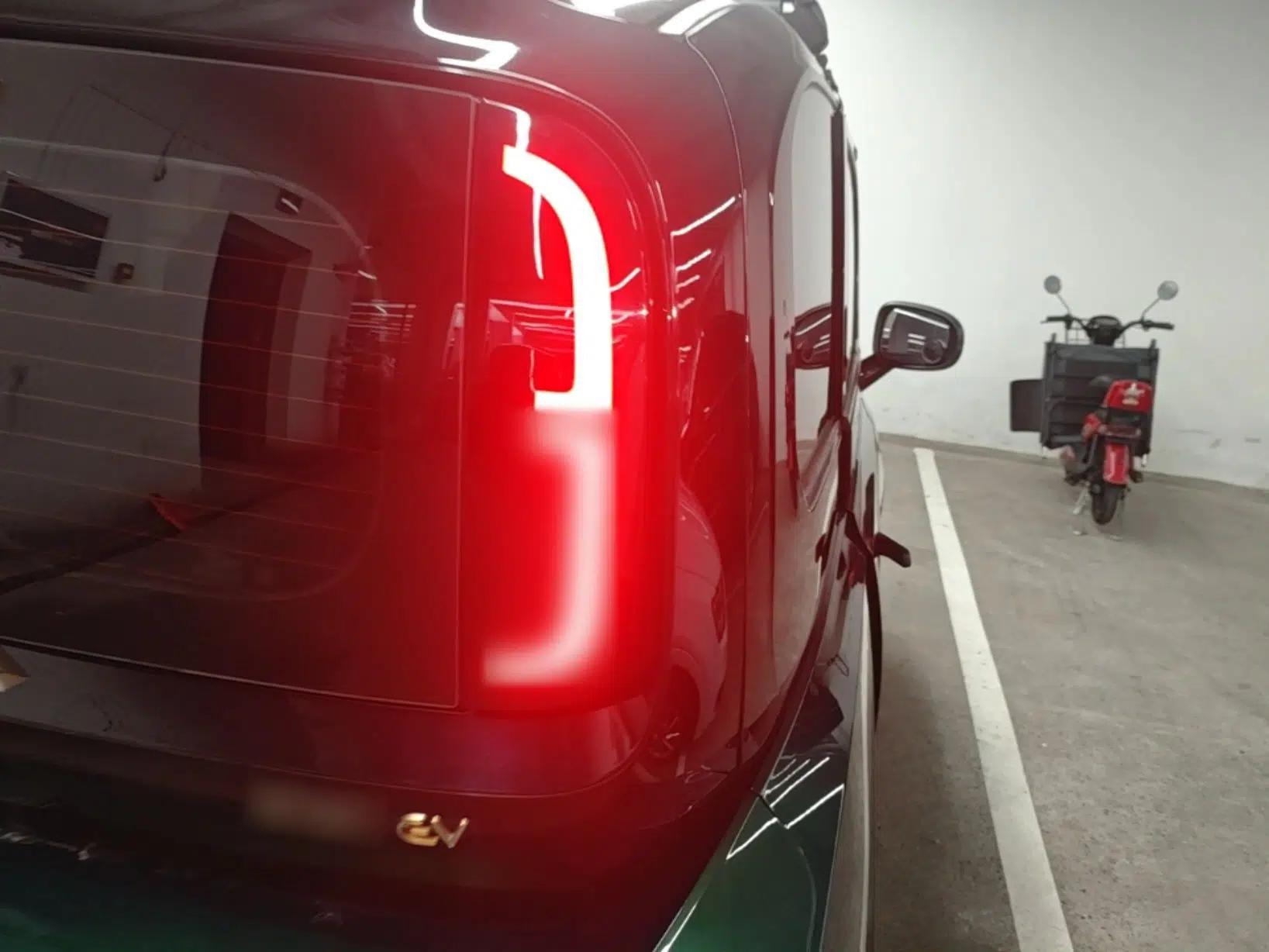 Baojun KiWi EV 2021 Customized Stylish Gold Edition Lithium Iron Phosphate — миниатюра 7