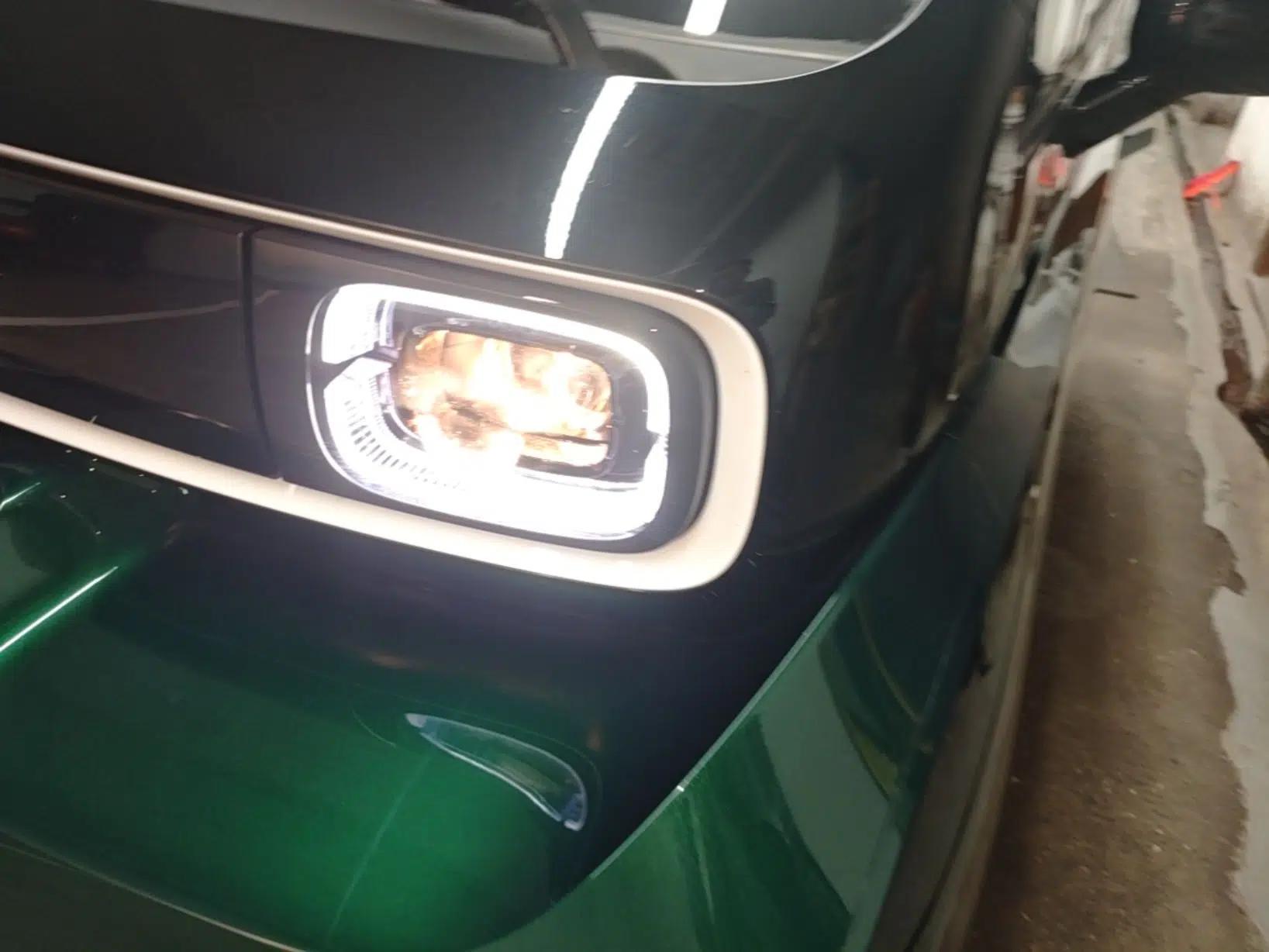 Baojun KiWi EV 2021 Customized Stylish Gold Edition Lithium Iron Phosphate — миниатюра 9