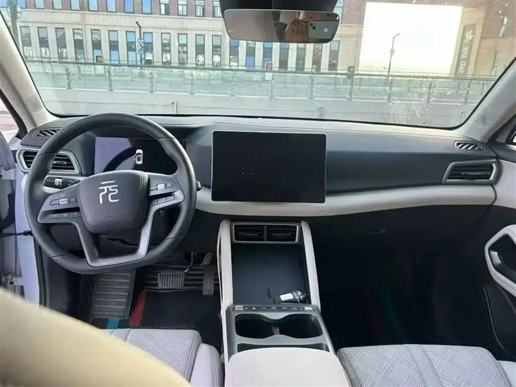 Yuan UP 2025 Smart Driving Edition 401KM Vitality Edition — миниатюра 5