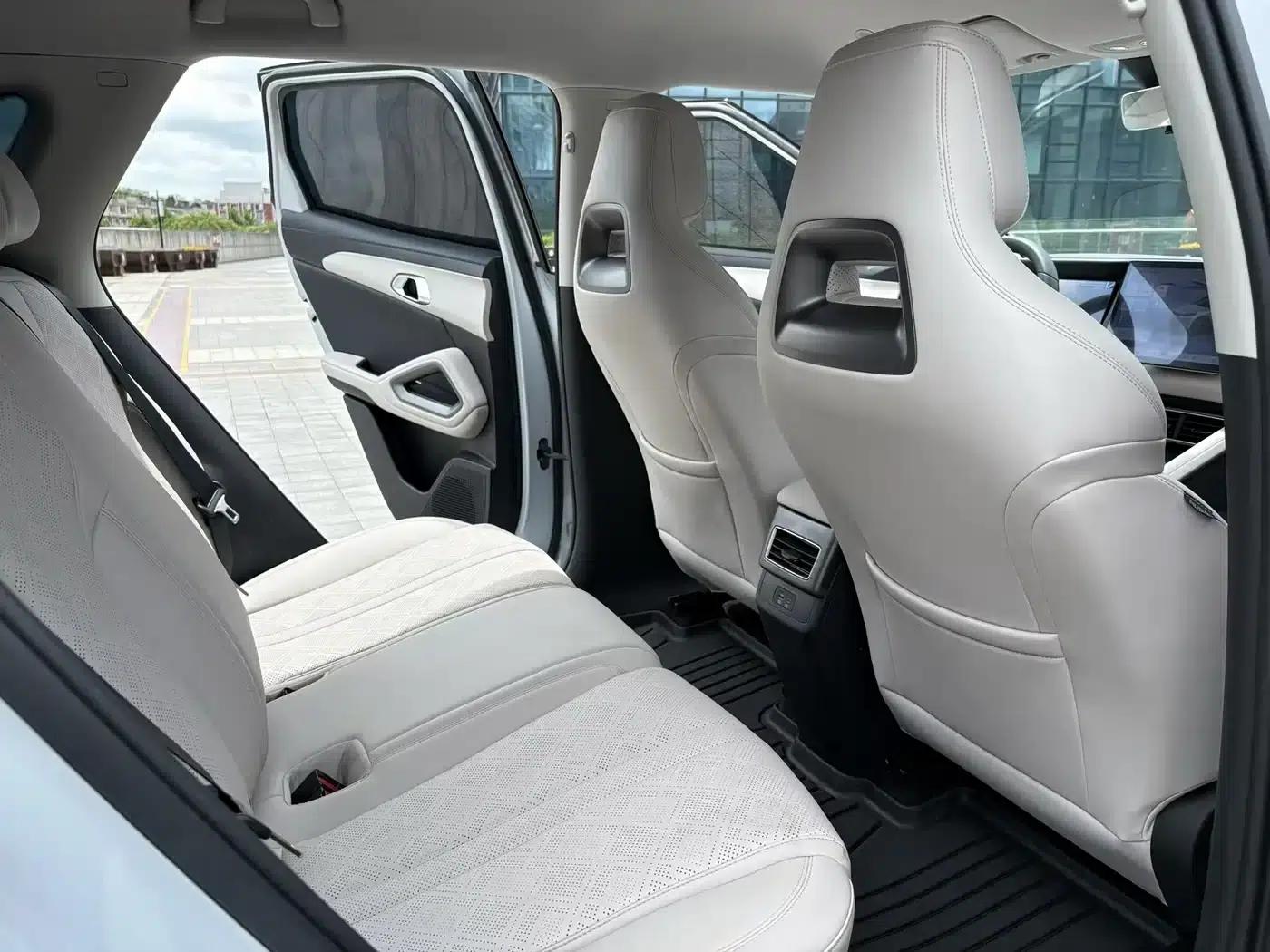 Yuan UP 2025 Smart Driving Edition 401KM Vitality Edition — миниатюра 7