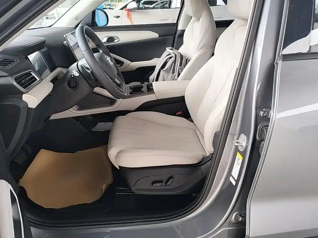 Yuan UP 2025 Smart Driving Edition 401KM Leading Model — миниатюра 15
