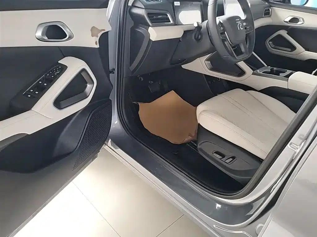 Yuan UP 2025 Smart Driving Edition 401KM Leading Model — миниатюра 16