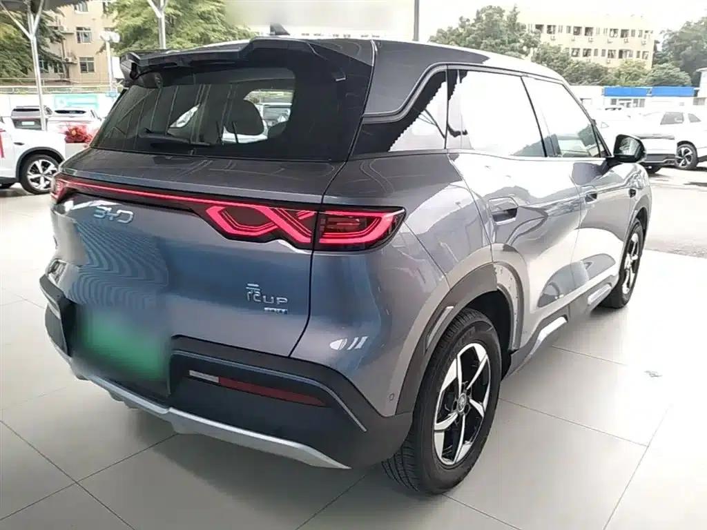 Yuan UP 2025 Smart Driving Edition 401KM Leading Model — миниатюра 7