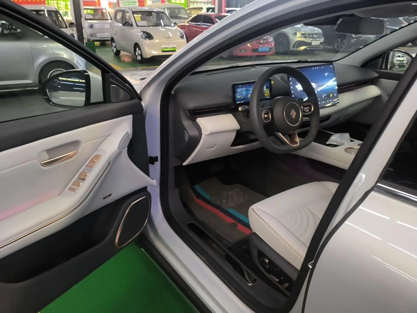Baojun Enjoy 2025 Plug-in Hybrid 140km Luxury Edition — миниатюра 19