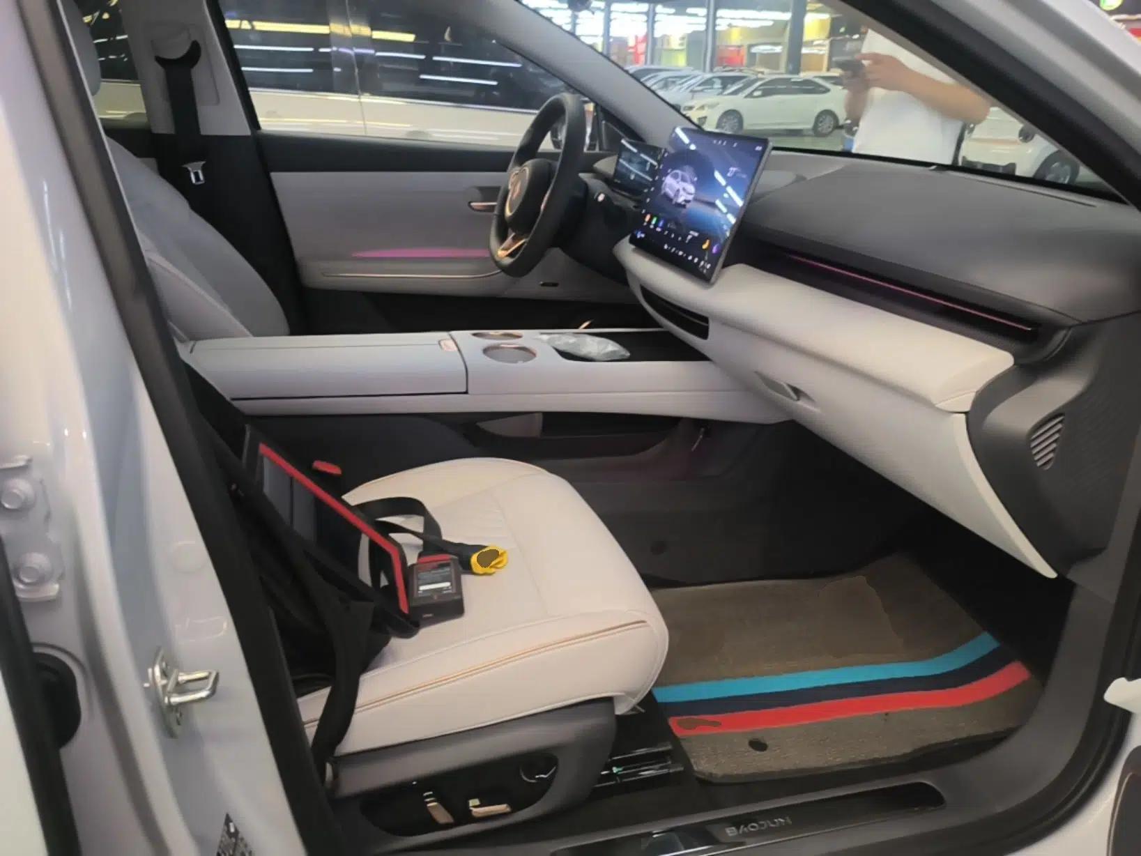 Baojun Enjoy 2025 Plug-in Hybrid 140km Luxury Edition — миниатюра 23