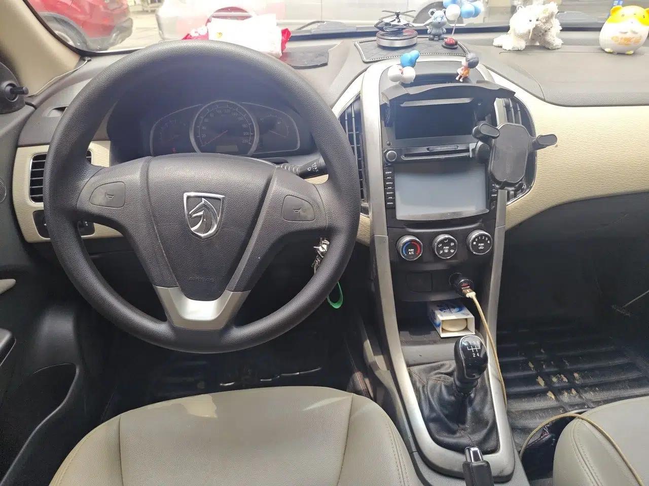 Baojun 630 2013 1.5L manual standard version — миниатюра 10