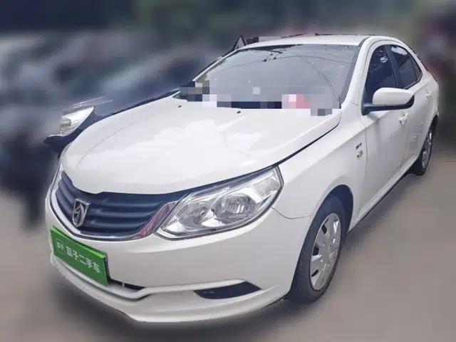 Baojun 630 2013 1.5L manual standard version