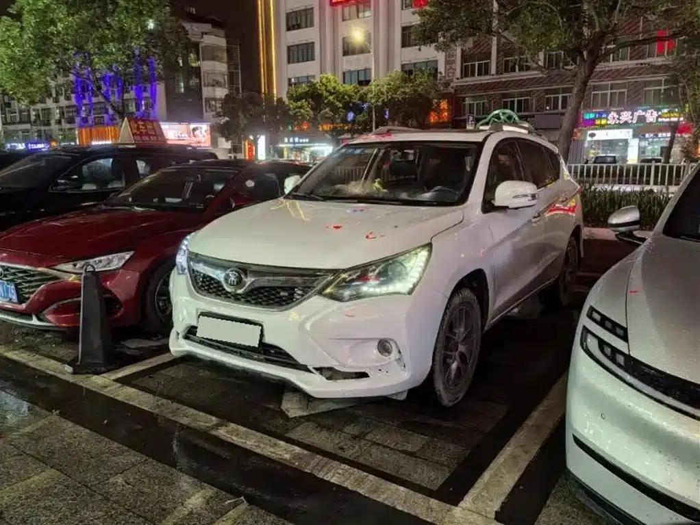 Song 2016 Grand Edition 1.5TID Automatic Elite — миниатюра 1