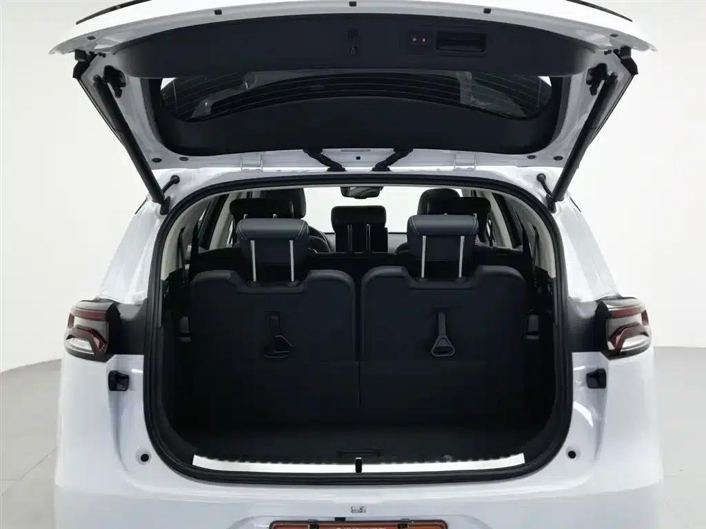 Tang 2018 2.0T Automatic Intelligent Connected Premium 7-seater National V Emission Standard — миниатюра 16