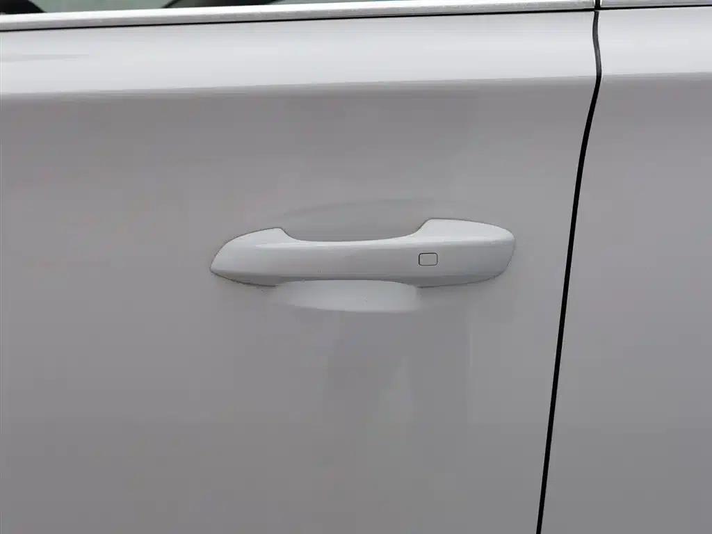 Tang 2018 2.0T Automatic Intelligent Connected Premium 7-seater National V Emission Standard — миниатюра 18