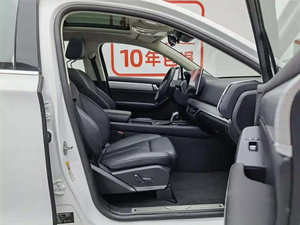 Tang 2018 2.0T Automatic Intelligent Connected Premium 7-seater National V Emission Standard — миниатюра 23