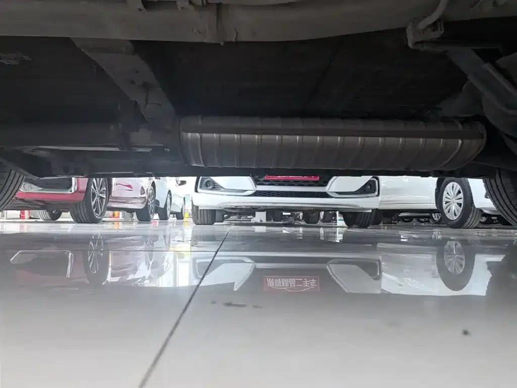 Tang 2018 2.0T Automatic Intelligent Connected Premium 7-seater National V Emission Standard — миниатюра 22