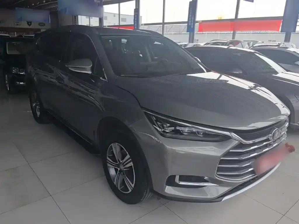 Tang 2018 2.0T Automatic Intelligent Connected Premium 7-seater National V Emission Standard — миниатюра 4