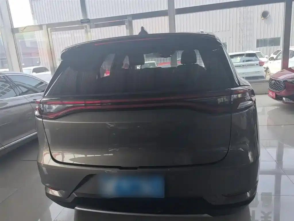 Tang 2018 2.0T Automatic Intelligent Connected Premium 7-seater National V Emission Standard — миниатюра 6