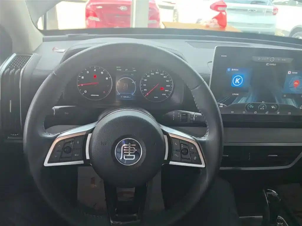 Tang 2018 2.0T Automatic Intelligent Connected Premium 7-seater National V Emission Standard — миниатюра 10