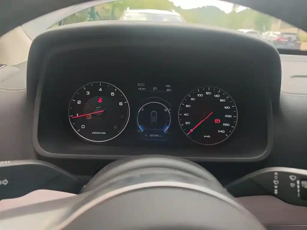 Tang 2018 2.0T Automatic Intelligent Connected Premium 7-seater National V Emission Standard — миниатюра 8