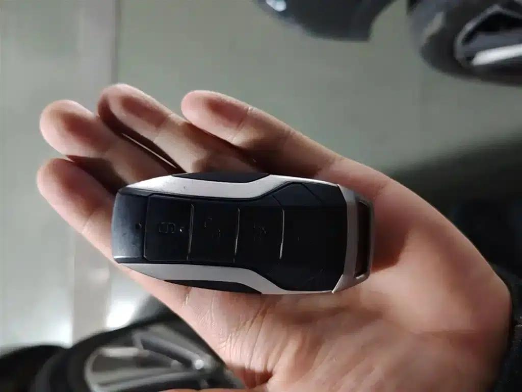 Tang 2018 2.0T Automatic Intelligent Connected Premium 7-seater National V Emission Standard — миниатюра 12