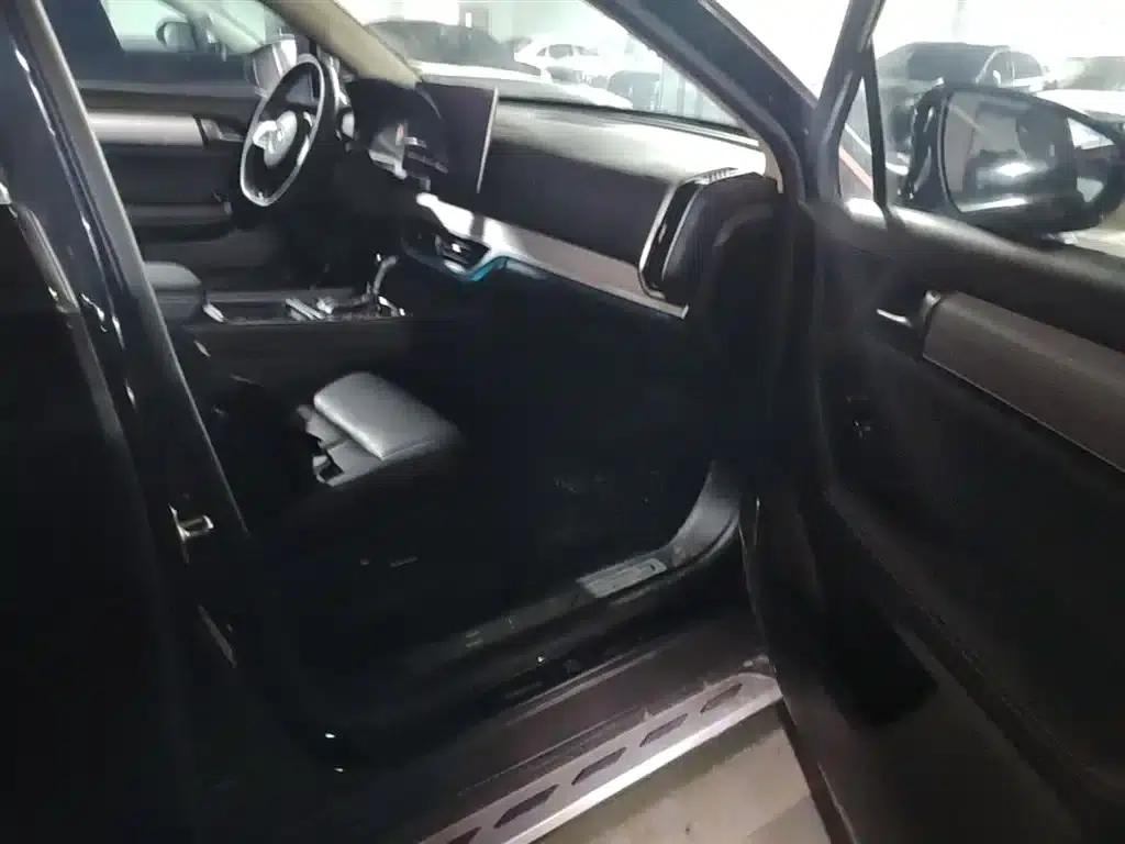Tang 2018 2.0T Automatic Intelligent Connected Premium 7-seater National V Emission Standard — миниатюра 20