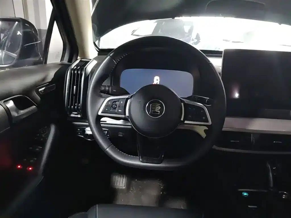 Tang 2018 2.0T Automatic Intelligent Connected Premium 7-seater National V Emission Standard — миниатюра 3