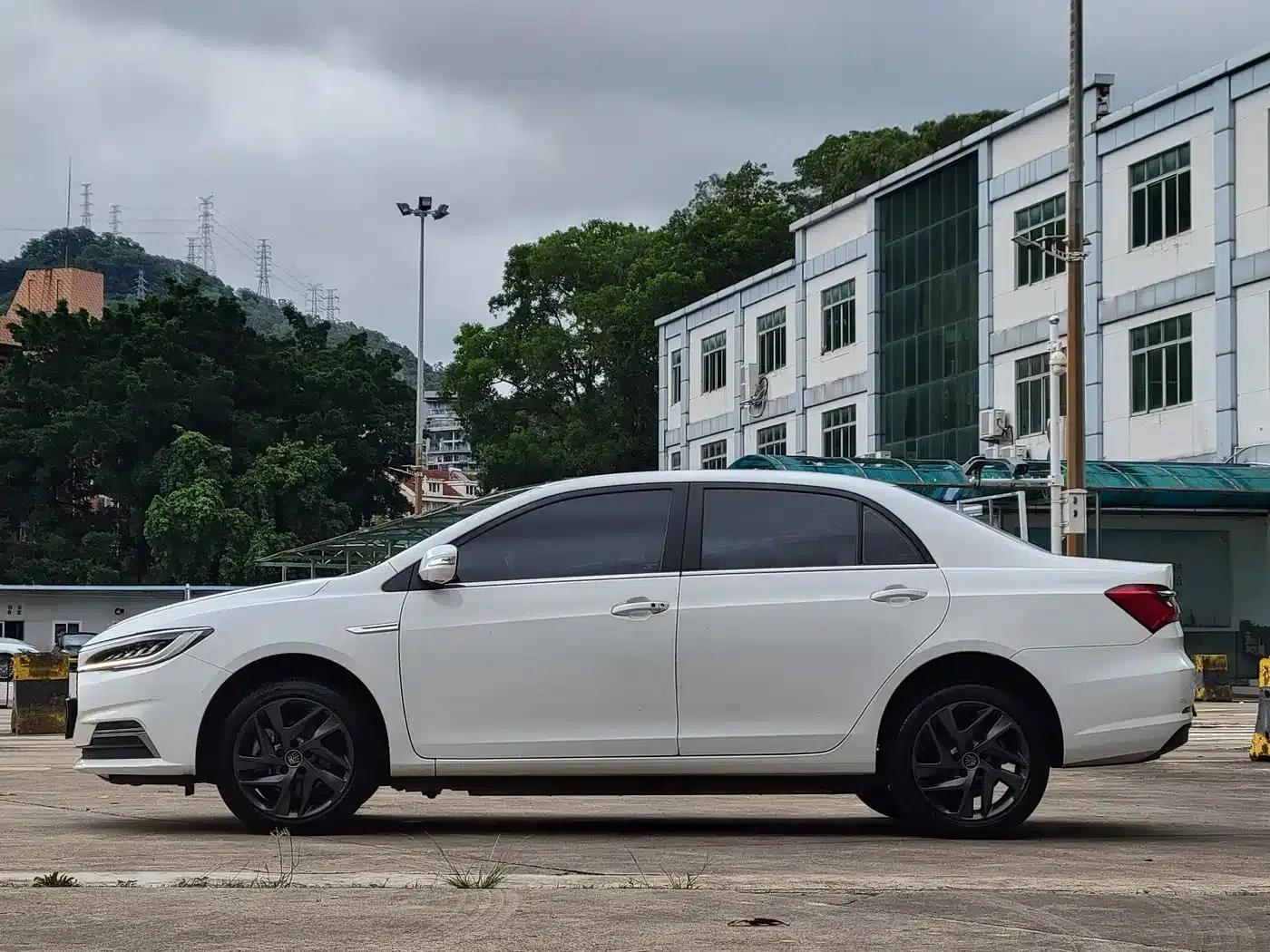 Qin New Energy 2019 Long Range Premium Edition — миниатюра 7