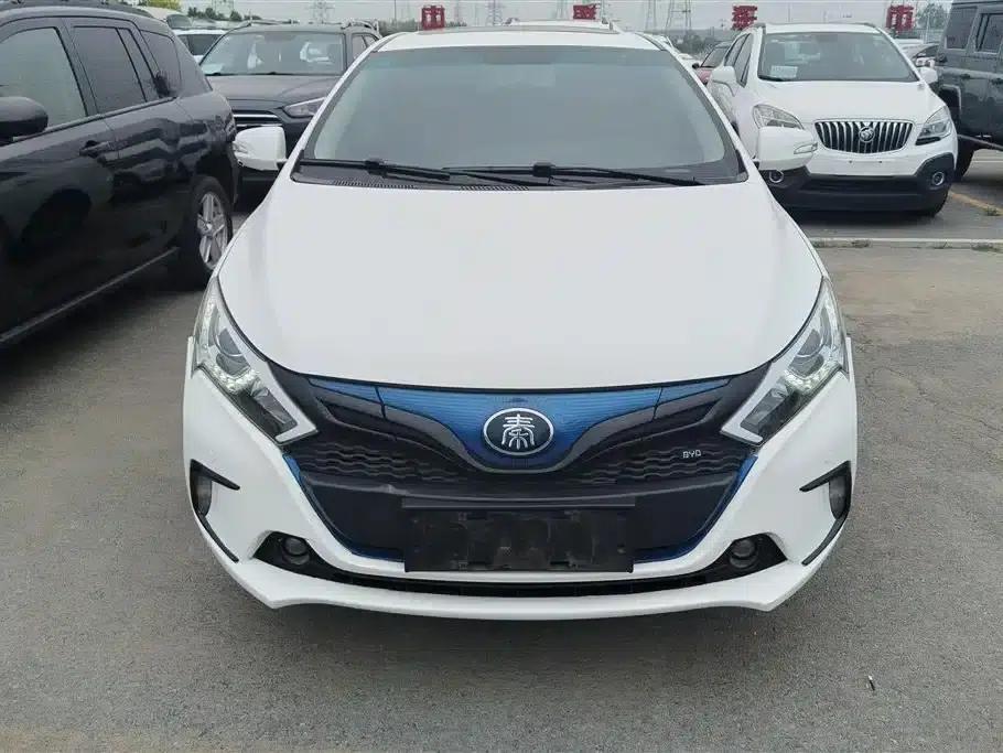 Qin New Energy 2017 Qin EV300 Premium Edition — миниатюра 2