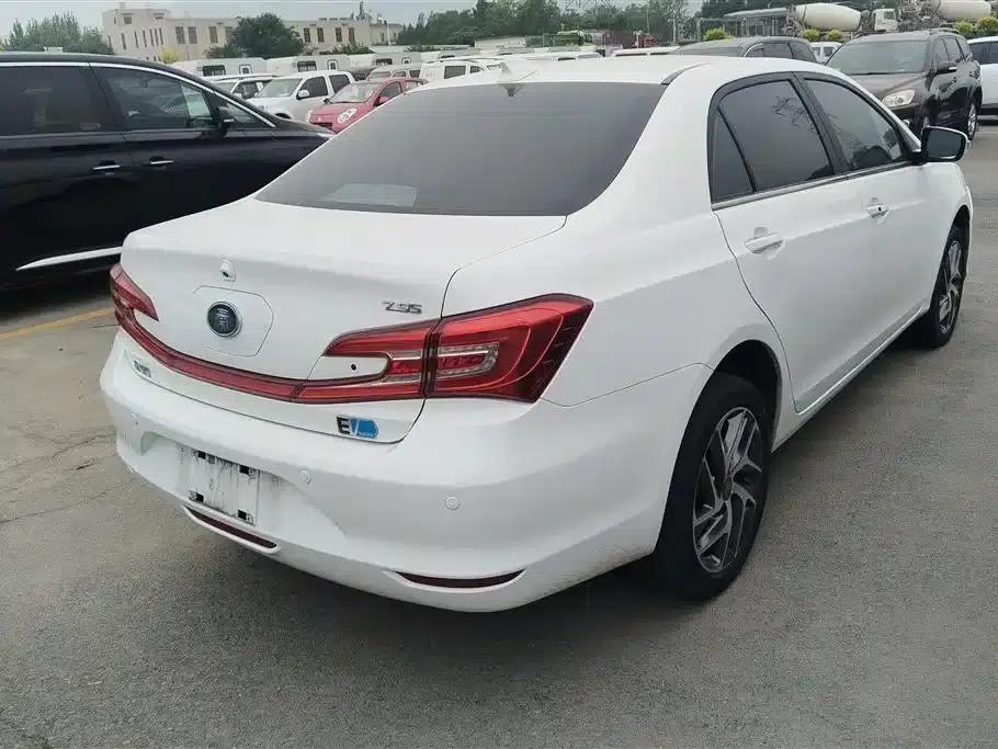 Qin New Energy 2017 Qin EV300 Premium Edition — миниатюра 3