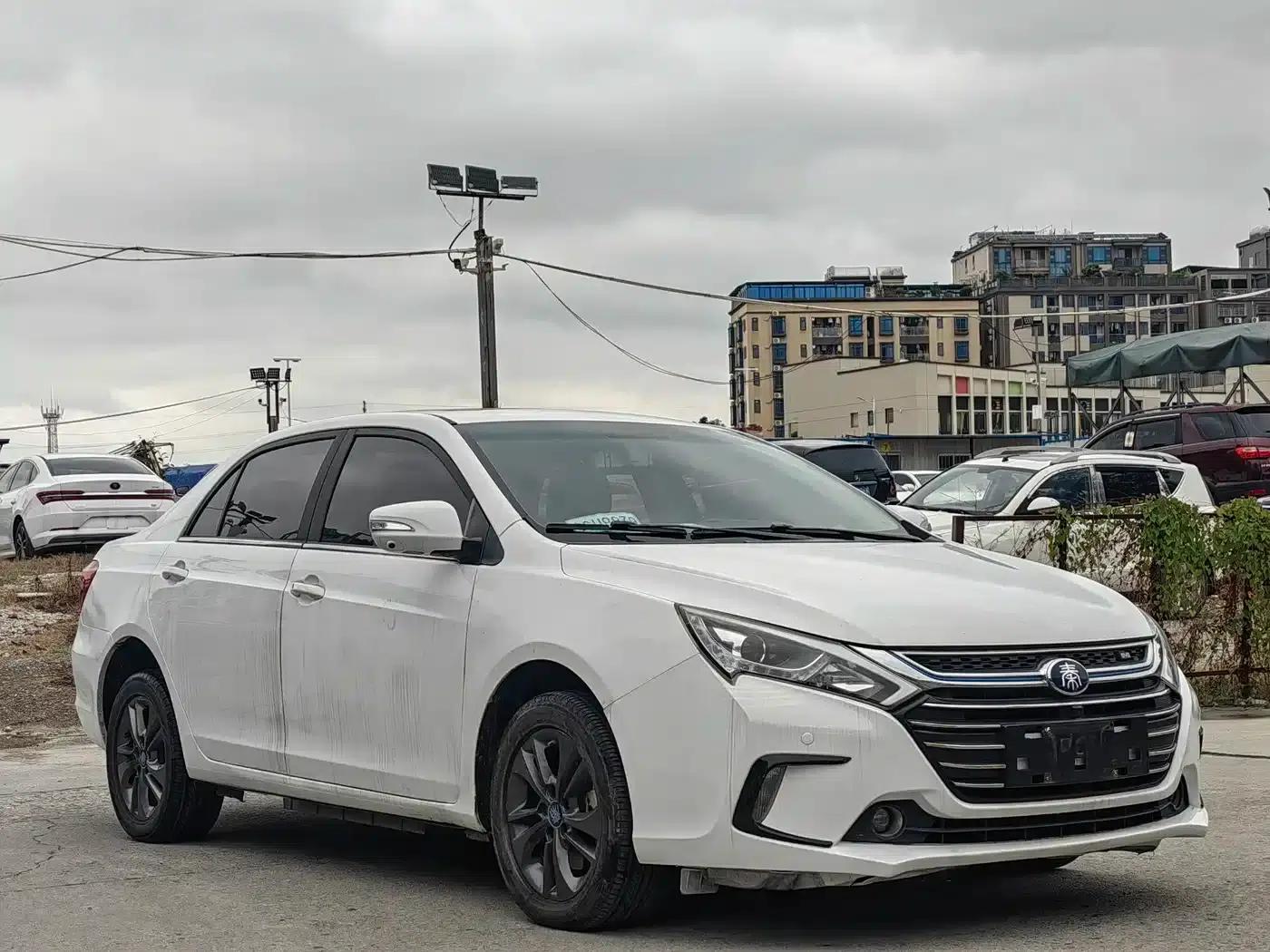 Qin New Energy 2017 1.5T Premium Edition — миниатюра 3